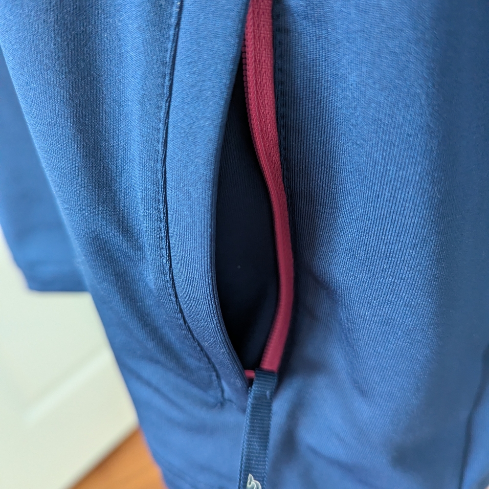 Vineyard Vines Performance Navy Pullover With Red… - image 4